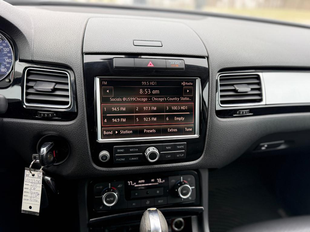 2011 VW Touareg — photo 20