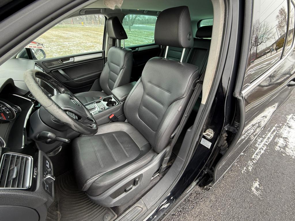 2011 VW Touareg — photo 25