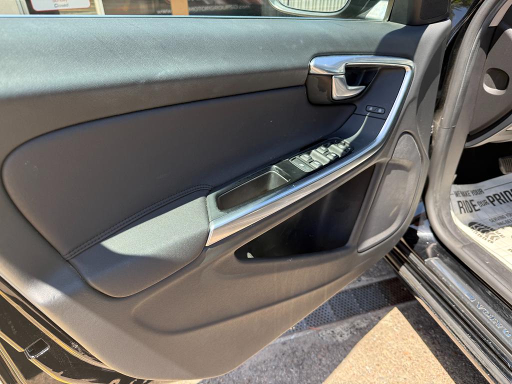 2012 Volvo S60 — photo 17
