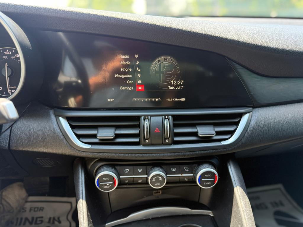 2017 Alfa Romeo Giulia — photo 21