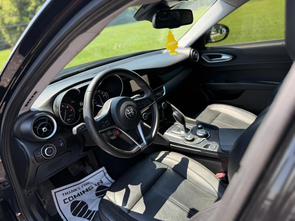 2017 Alfa Romeo Giulia — photo 26