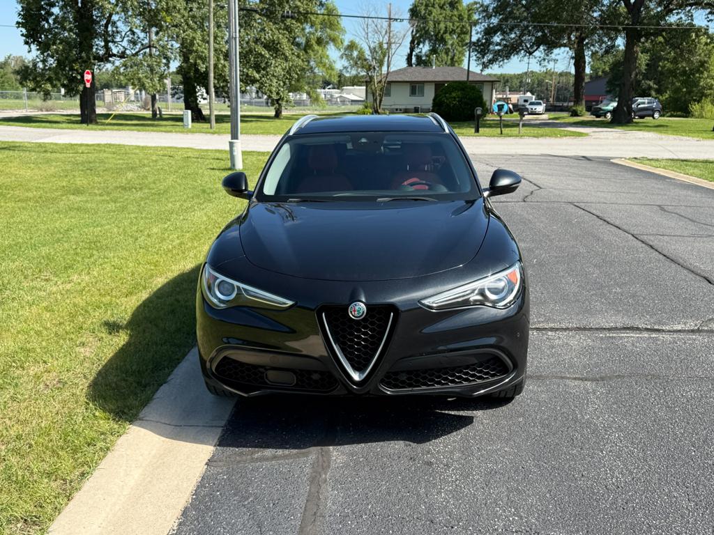 2018 Alfa Romeo Stelvio — photo 3