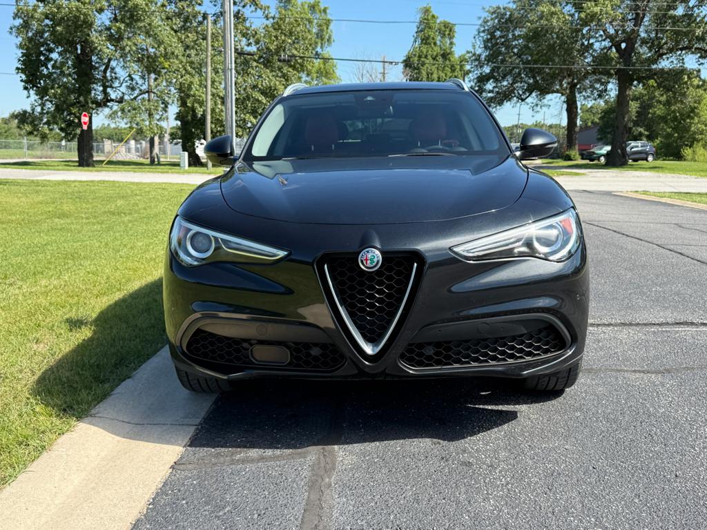 2018 Alfa Romeo Stelvio — photo 4