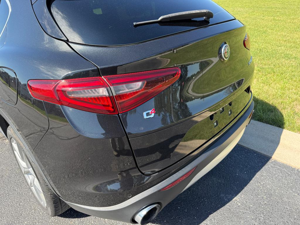 2018 Alfa Romeo Stelvio — photo 7