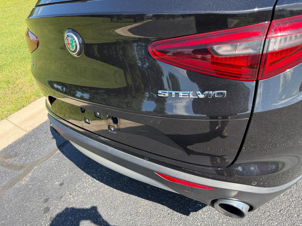 2018 Alfa Romeo Stelvio — photo 15