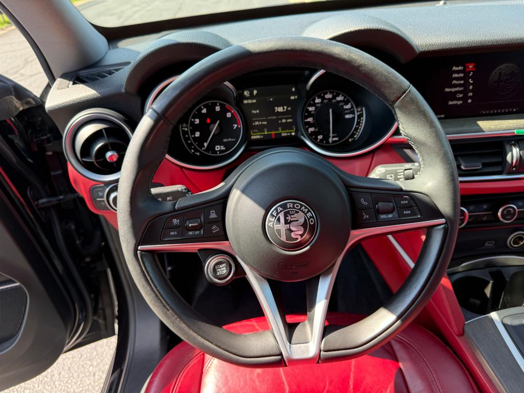 2018 Alfa Romeo Stelvio — photo 23