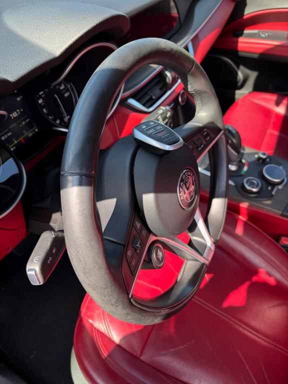 2018 Alfa Romeo Stelvio — photo 24