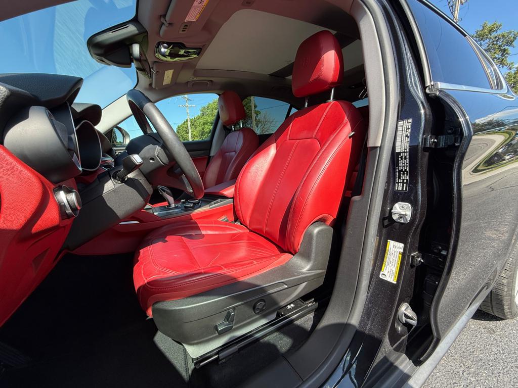 2018 Alfa Romeo Stelvio — photo 29