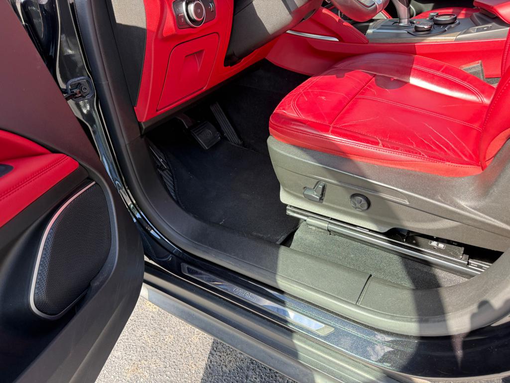 2018 Alfa Romeo Stelvio — photo 30