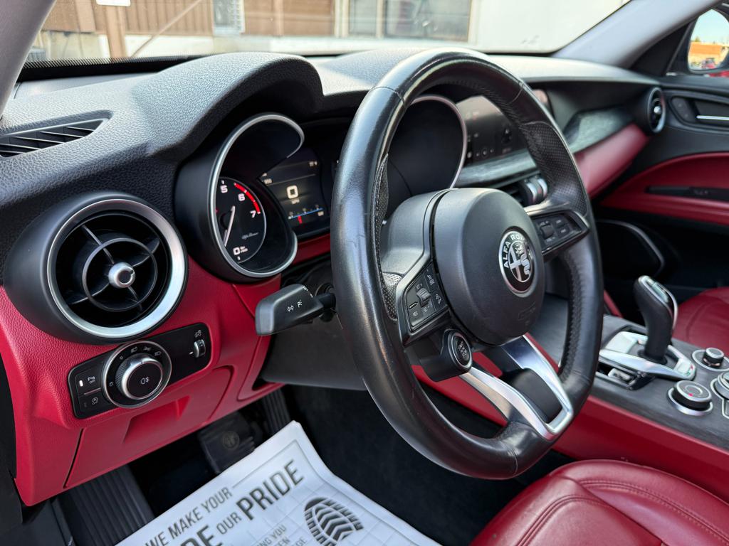 2020 Alfa Romeo Stelvio — photo 21