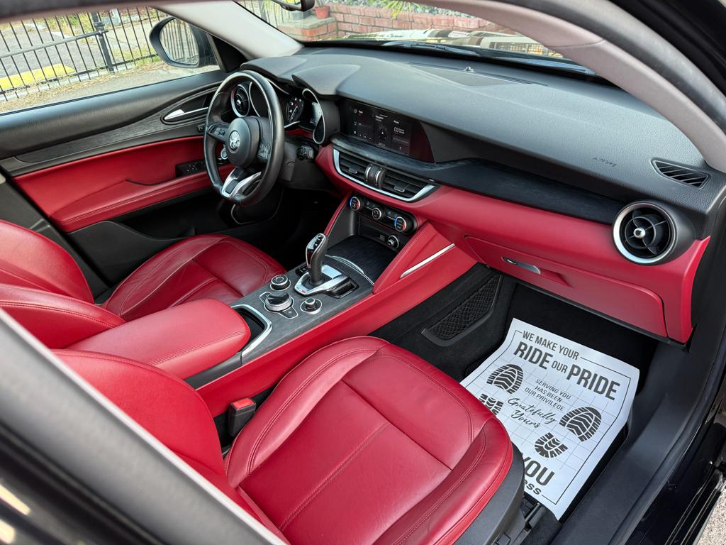 2020 Alfa Romeo Stelvio — photo 26