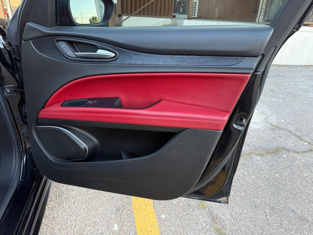 2020 Alfa Romeo Stelvio — photo 29