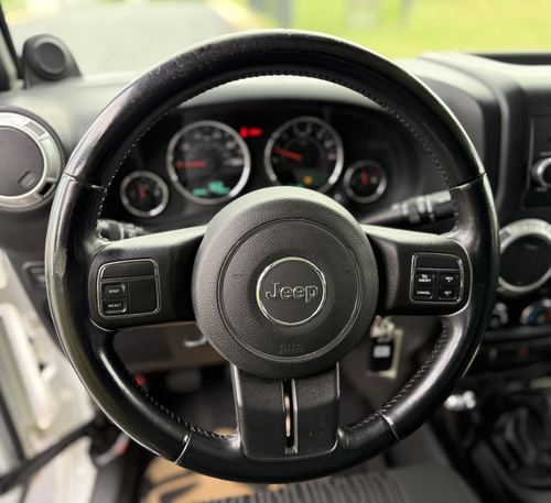 2012 Jeep Wrangler Rubicon — photo 23