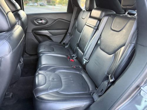 2019 Jeep Cherokee — photo 27