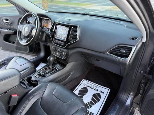 2019 Jeep Cherokee — photo 16