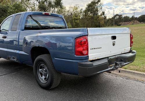 2005 Dodge Dakota ST Club Cab — photo 15
