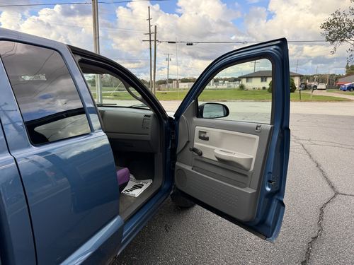2005 Dodge Dacota ST Club Cab — photo 37