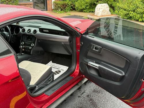 2015 Ford Mustang — photo 21