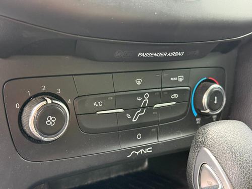 2015 Ford Focus — photo 27