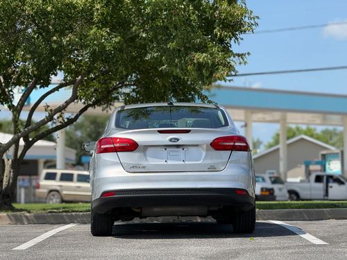 2017 Ford Focus SE — photo 13