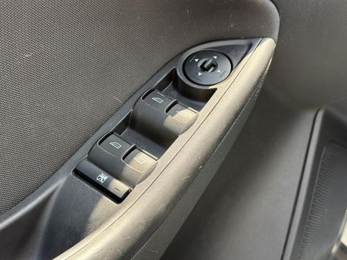 2017 Ford Focus SE — photo 24