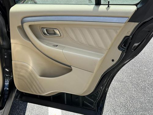 2014 Ford Taurus SEL — photo 17
