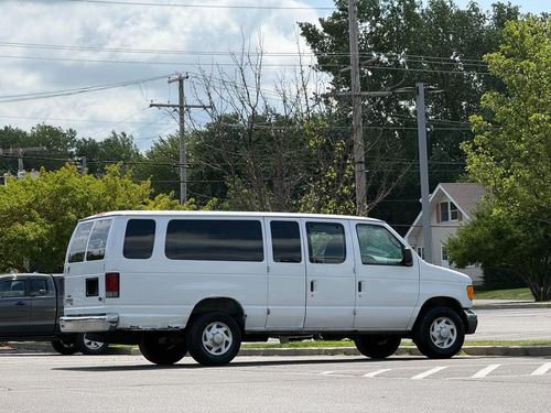 2007 Ford E350 — photo 7
