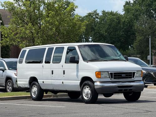 2007 Ford E350 — photo 1