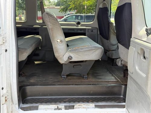 2007 Ford E350 — photo 29