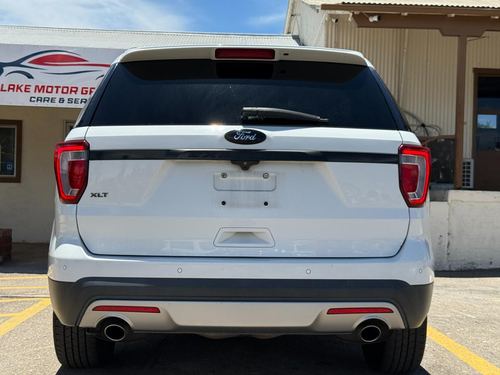 2017 Ford Explorer — photo 8