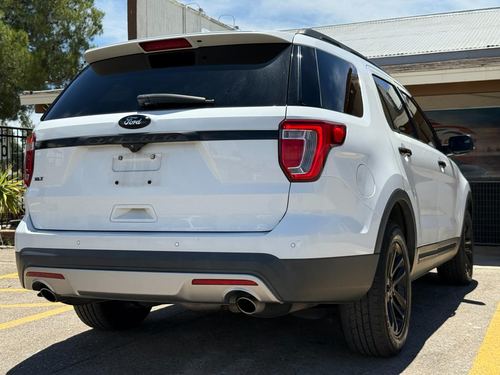 2017 Ford Explorer — photo 9