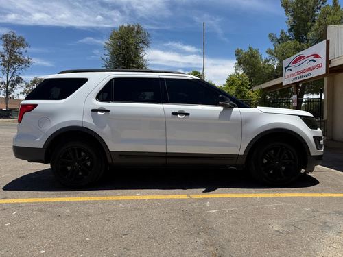 2017 Ford Explorer — photo 11
