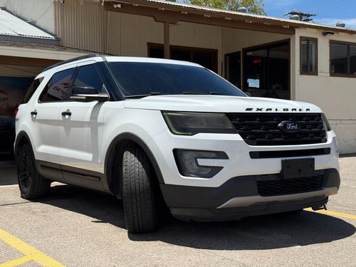2017 Ford Explorer — photo 12