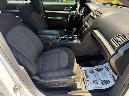 2017 Ford Explorer — photo 17