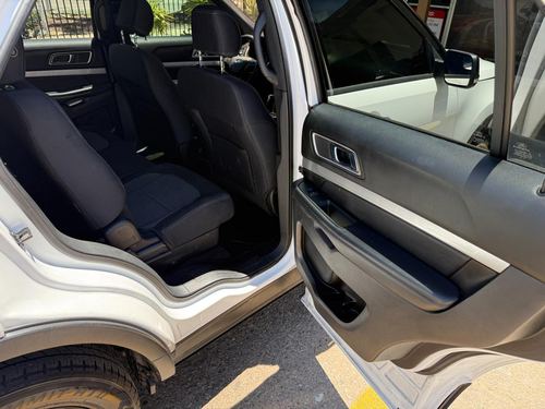 2017 Ford Explorer — photo 21