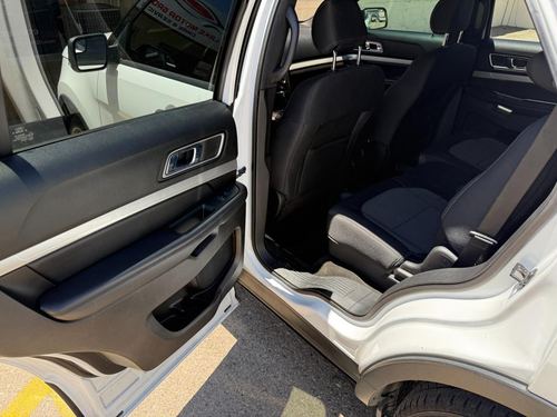2017 Ford Explorer — photo 23