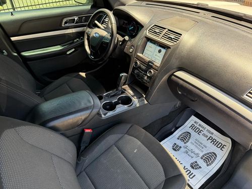 2017 Ford Explorer — photo 24