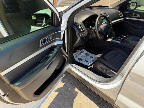 2017 Ford Explorer — photo 27