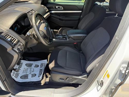 2017 Ford Explorer — photo 30