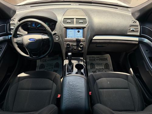2017 Ford Explorer — photo 32