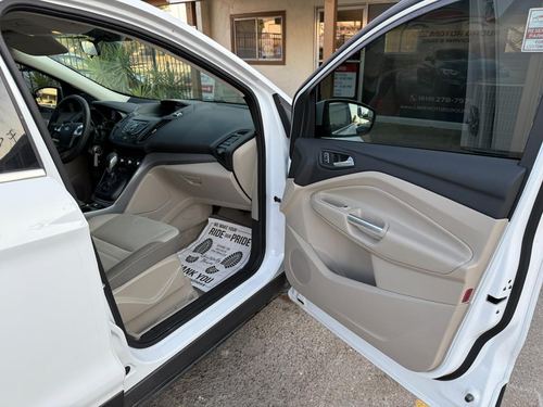 2015 Ford Escape — photo 17