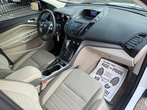2015 Ford Escape — photo 22