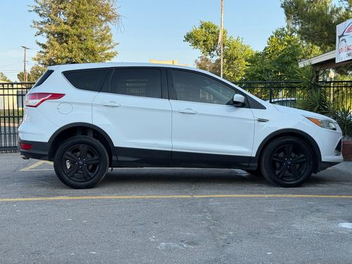 2015 Ford Escape — photo 27
