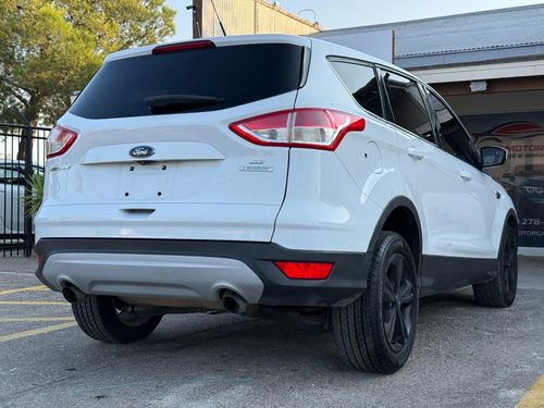 2015 Ford Escape — photo 28