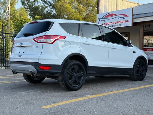 2015 Ford Escape — photo 29