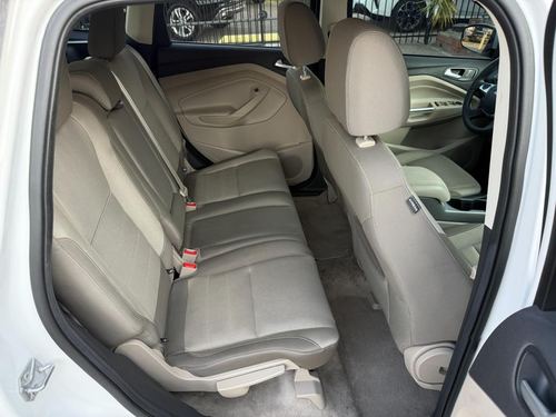 2015 Ford Escape — photo 35