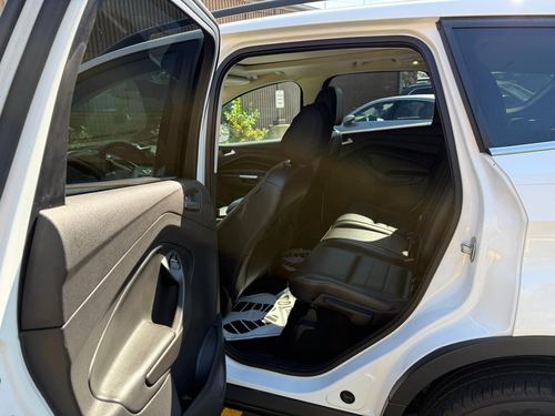 2016 Ford Escape SE — photo 27