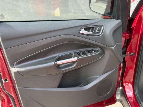 2016 Ford Escape SE — photo 23