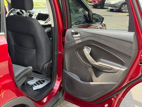 2016 Ford Escape SE — photo 25