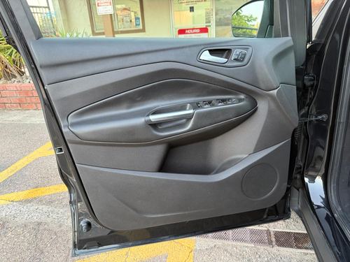 2015 Ford Escape — photo 15